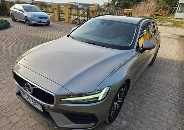 Volvo V60 cena 82900 przebieg: 249600, rok produkcji 2019 z Chojnice małe 529